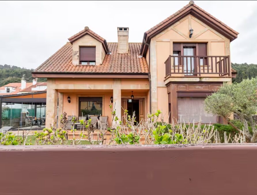 Casa Santiago | Casa con piscina en Argoños | ORAX