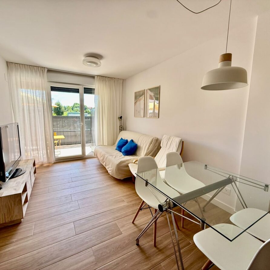 Salón del apartamento junto a la Playa de Berria